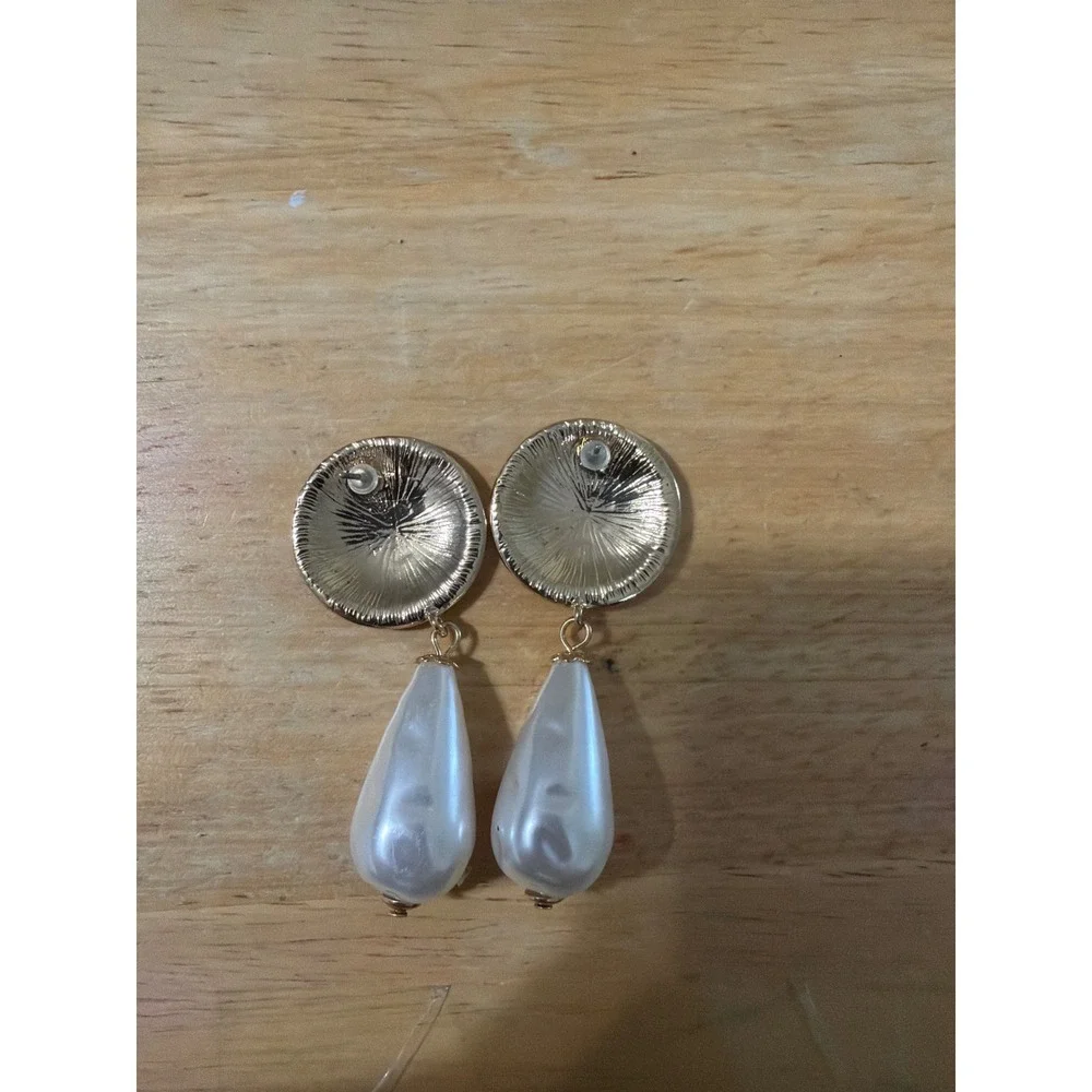 Hammered Gold Tone‎ Faux Baroque Pearl Teardrop Drop Dangle Post Earrings